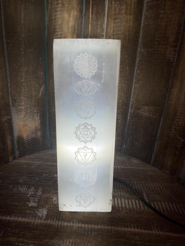 Lámpara Bloque de Selenita 25 cm – Lámpara Chakra - Imagen 2