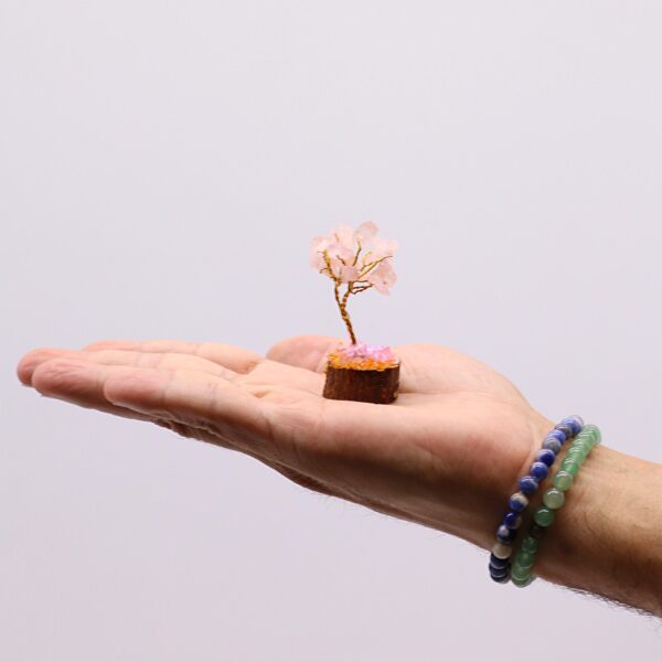 Mini Árbol de Cuarzo Rosa con Base de Madera – 15 Piedras Naturales - Imagen 2